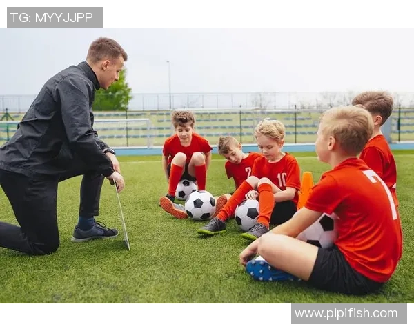 周丽独家：深入浅出解析足球技巧与比赛策略分享