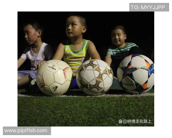 小镇足球明星的崛起与梦想追逐的故事揭秘