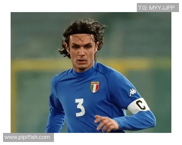 意大利足球明星海报图展现传奇球员风采与激情瞬间